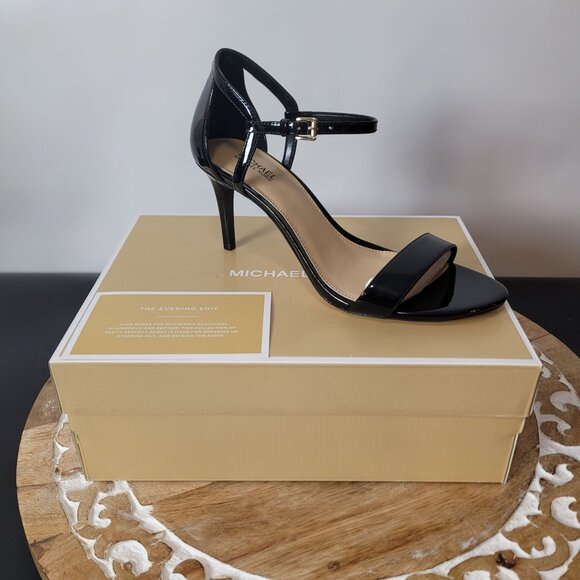 Michael Kors Simone Black Patent Leather Ankle Strap Heels W/Gold Buckle Size 8M - Picture 2 of 10